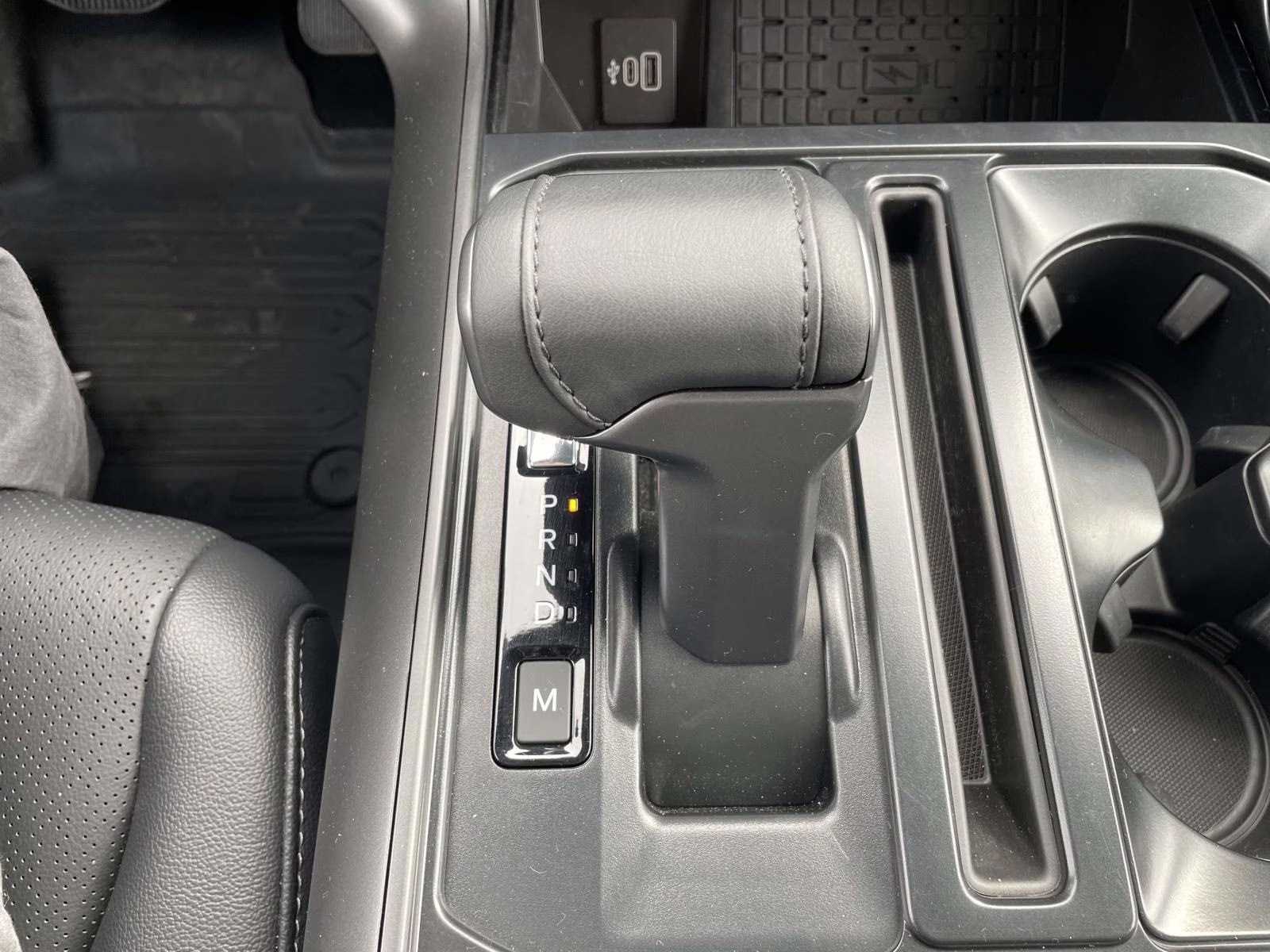 2025 Oxford White Ford F-150 Lariat 4X4 Truck