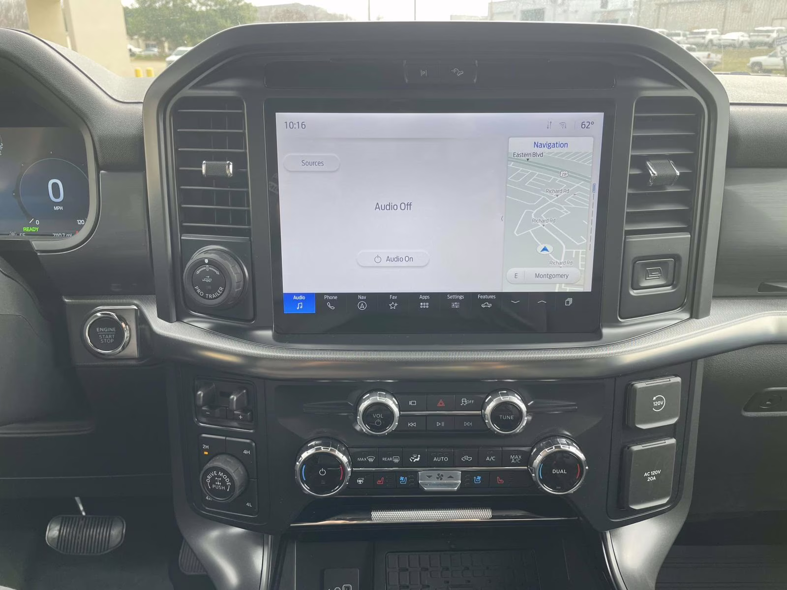 2025 Oxford White Ford F-150 Lariat 4X4 Truck