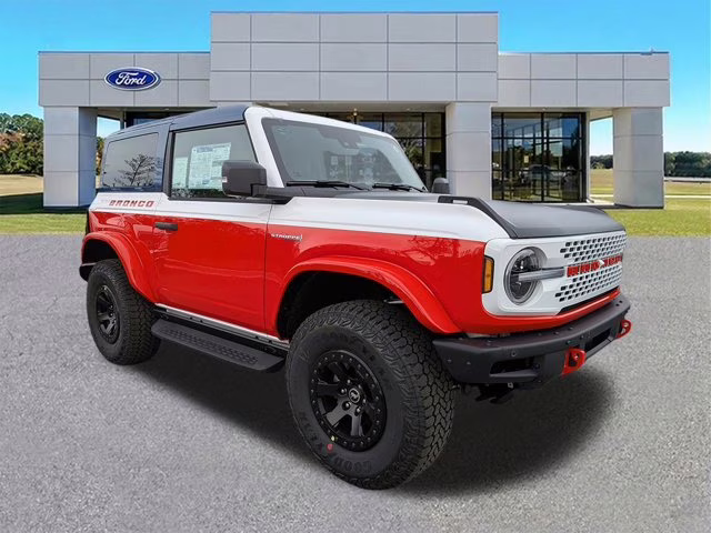 2025 Oxford White Ford Bronco Stroppe Edition 4X4 Convertible