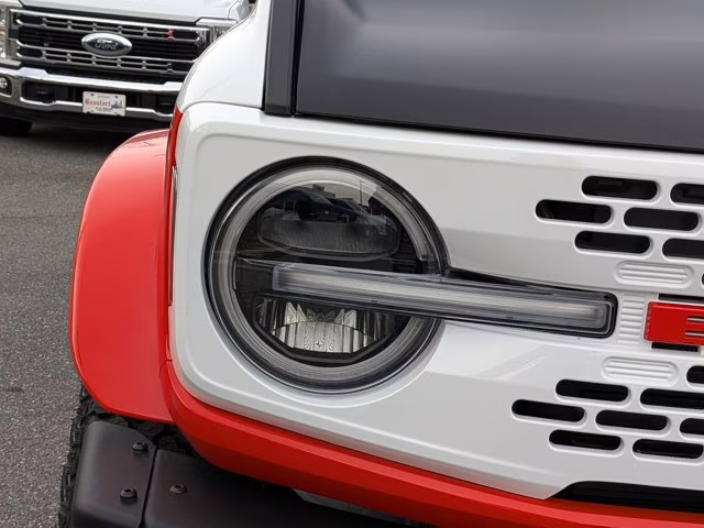 2025 Oxford White Ford Bronco Stroppe Edition 4X4 Convertible