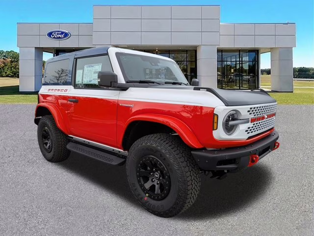2025 Oxford White Ford Bronco Stroppe Edition 4X4 Convertible