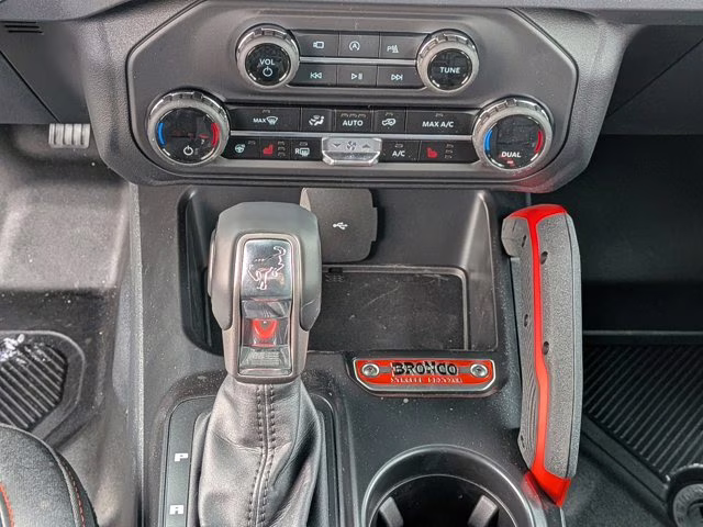 2025 Oxford White Ford Bronco Stroppe Edition 4X4 Convertible