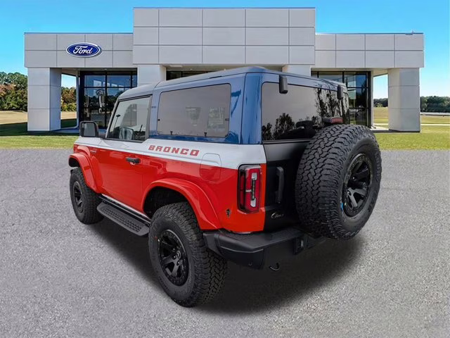 2025 Oxford White Ford Bronco Stroppe Edition 4X4 Convertible