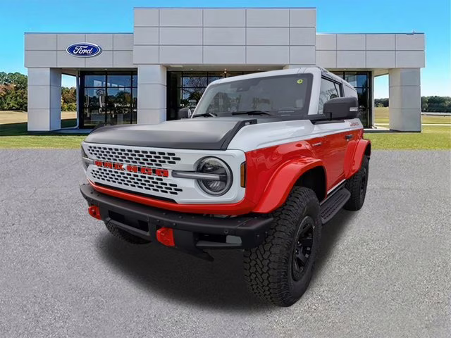 2025 Oxford White Ford Bronco Stroppe Edition 4X4 Convertible