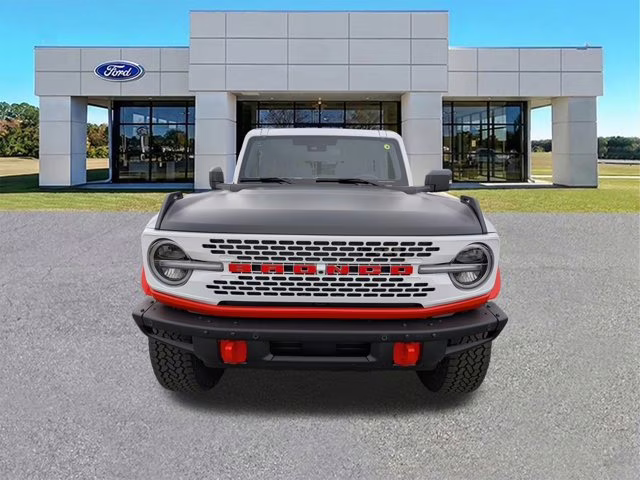 2025 Oxford White Ford Bronco Stroppe Edition 4X4 Convertible