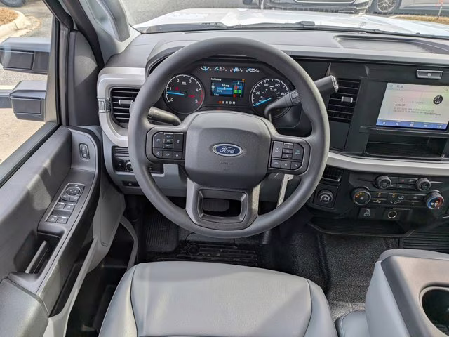 2026 Oxford White Ford Super Duty F-250 SRW XL RWD Truck