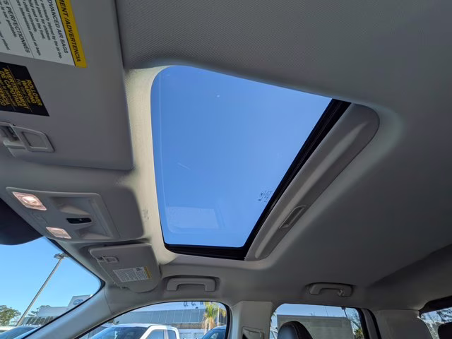 2026 White Metallic Ford Maverick Tremor AWD Truck