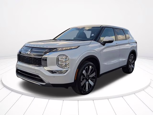 2026 White Diamond Mitsubishi Outlander SE FWD SUV