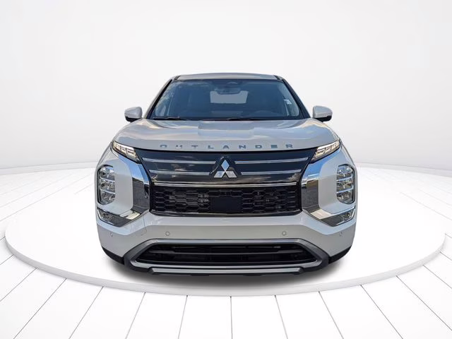 2026 White Diamond Mitsubishi Outlander SE FWD SUV