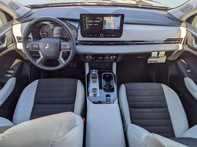 2026 Cosmic Blue Metallic Mitsubishi Outlander SE FWD SUV