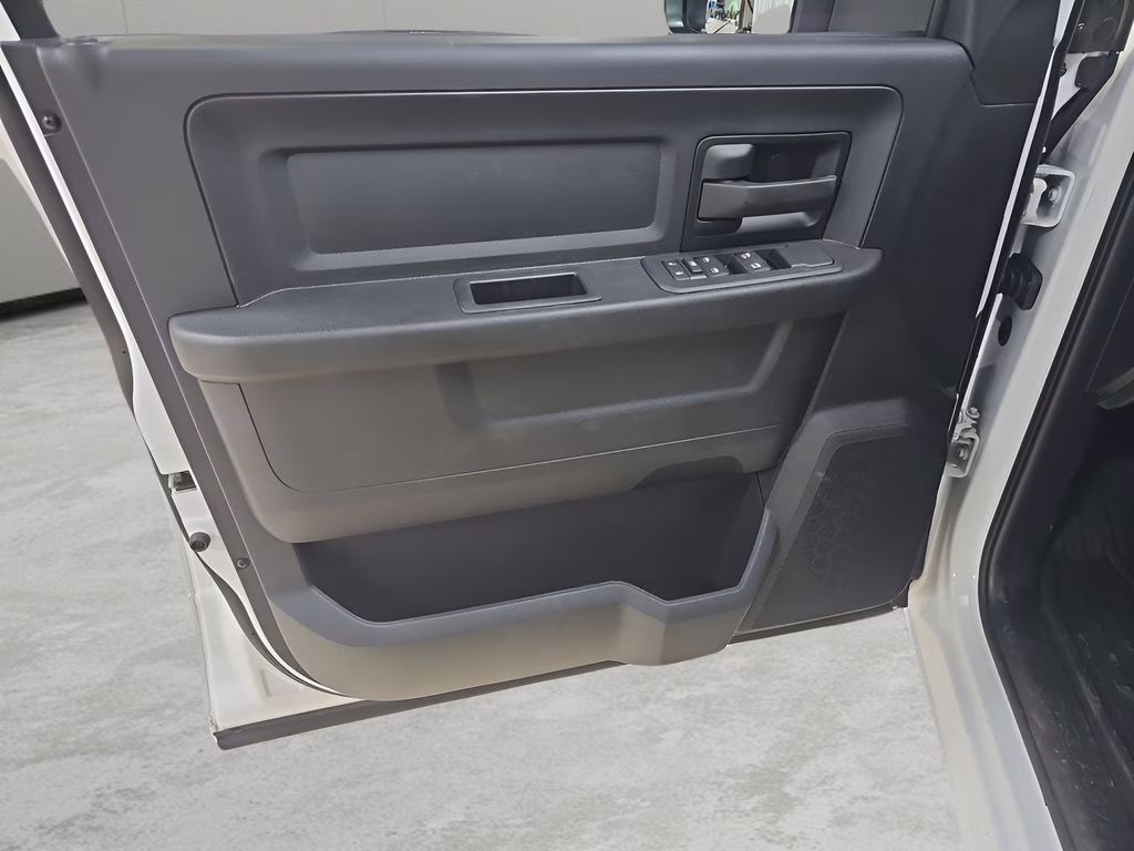 2026 Bright White Clearcoat Ram 2500 Tradesman 4X4 Truck