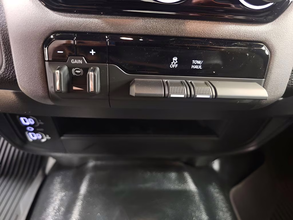 2026 Bright White Clearcoat Ram 2500 Tradesman 4X4 Truck