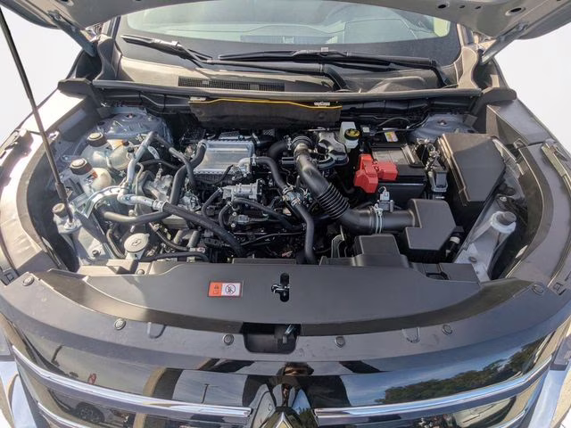 2026 Moonstone Gray Metallic Mitsubishi Outlander SE FWD SUV