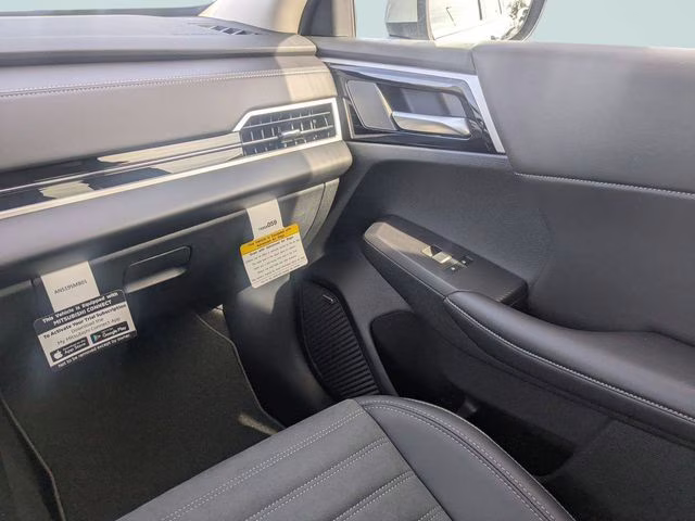 2026 Moonstone Gray Metallic Mitsubishi Outlander SE FWD SUV