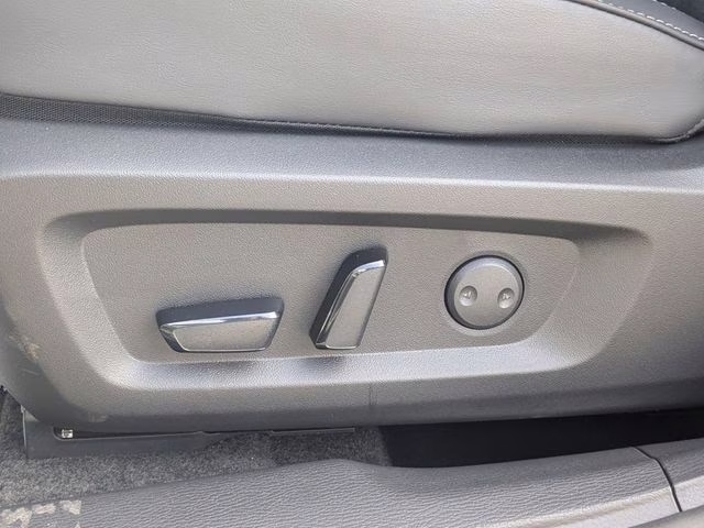 2026 Moonstone Gray Metallic Mitsubishi Outlander SE FWD SUV