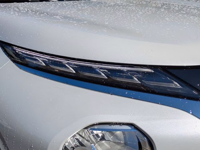 2026 White Diamond Mitsubishi Outlander SE FWD SUV