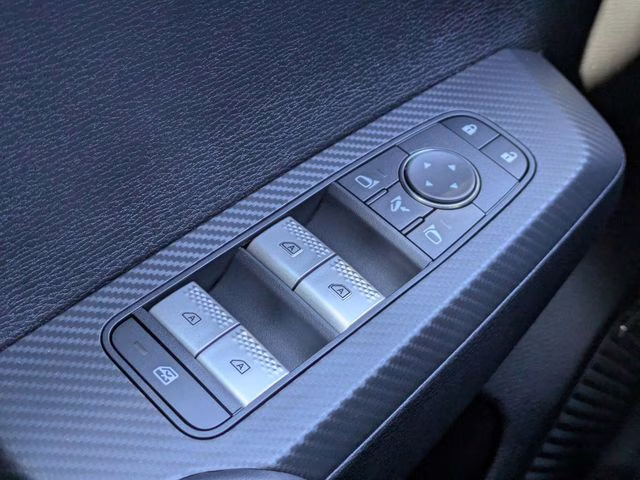 2026 White Diamond Mitsubishi Outlander SE FWD SUV