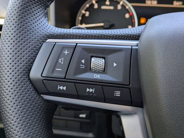 2026 White Diamond Mitsubishi Outlander SE FWD SUV