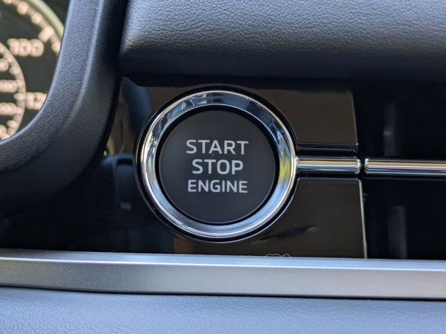 2026 White Diamond Mitsubishi Outlander SE FWD SUV