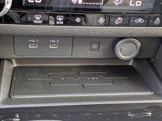 2026 Moonstone Gray Metallic Mitsubishi Outlander SE FWD SUV