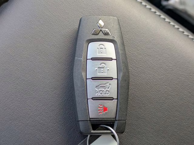 2026 Moonstone Gray Metallic Mitsubishi Outlander SE FWD SUV