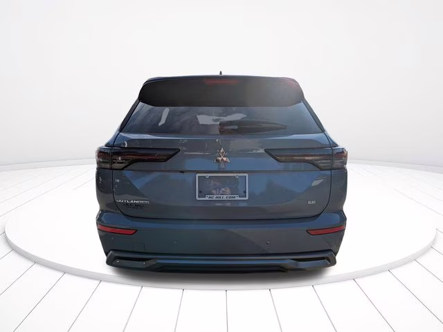 2026 Moonstone Gray Metallic Mitsubishi Outlander SE FWD SUV