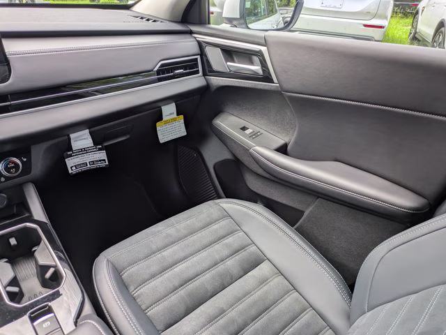 2026 White Diamond Mitsubishi Outlander SE FWD SUV