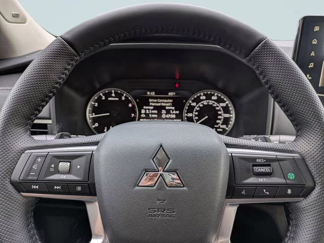 2026 Graphite Gray Mitsubishi Outlander SE FWD SUV