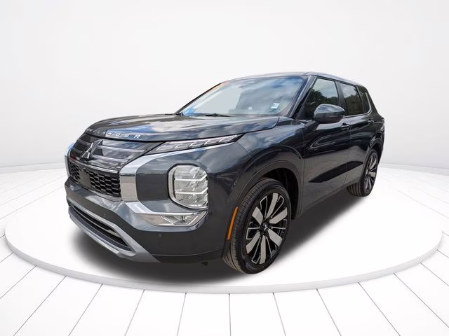 2026 Graphite Gray Mitsubishi Outlander SE FWD SUV