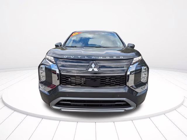 2026 Graphite Gray Mitsubishi Outlander SE FWD SUV