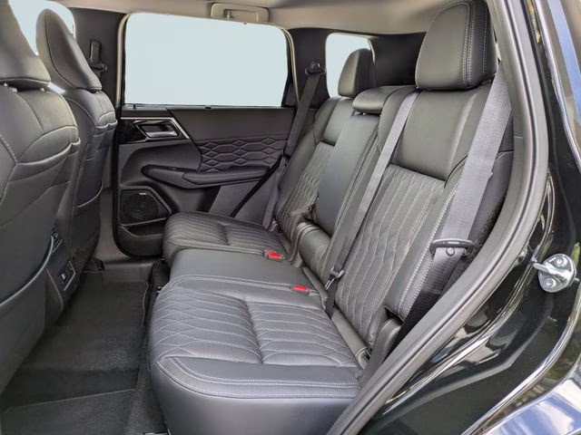 2026 Black Diamond Mitsubishi Outlander SEL FWD SUV