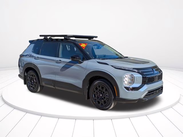 2026 Moonstone Gray/Black Roof Mitsubishi Outlander Trail Edition AWD SUV