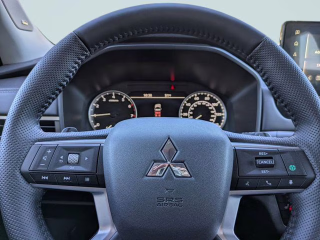 2026 Moonstone Gray/Black Roof Mitsubishi Outlander Trail Edition AWD SUV