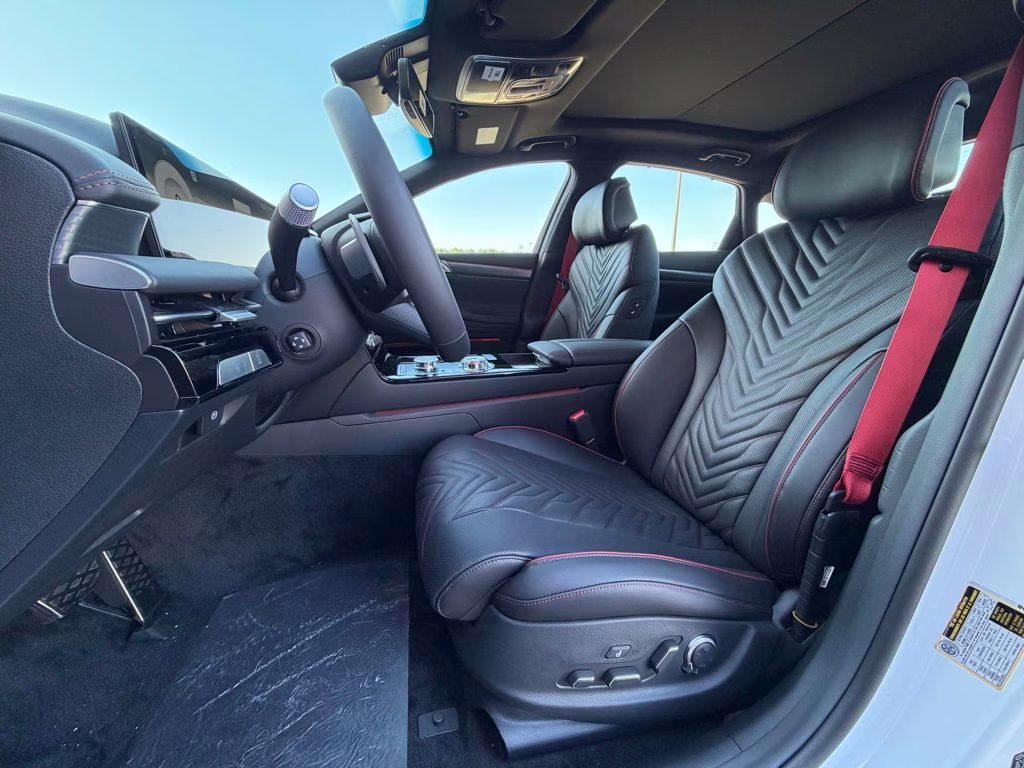 2026 Uyuni White Genesis G80 2.5T Sport Prestige AWD Sedan