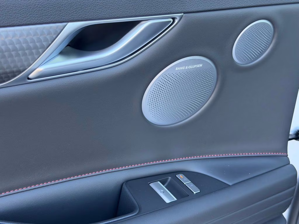 2026 Uyuni White Genesis G80 2.5T Sport Prestige AWD Sedan