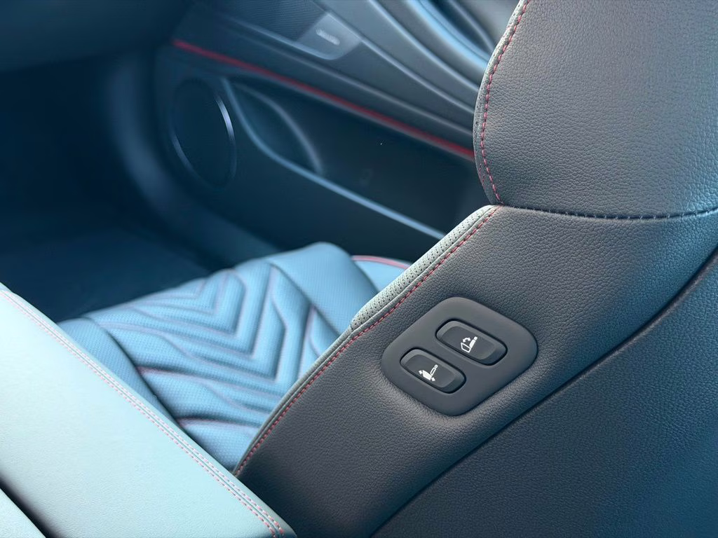 2026 Uyuni White Genesis G80 2.5T Sport Prestige AWD Sedan