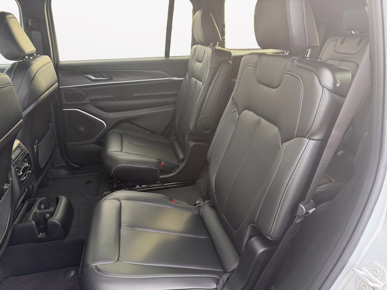 2026 Silver Zynith Jeep Grand Cherokee L Limited 4X4 SUV