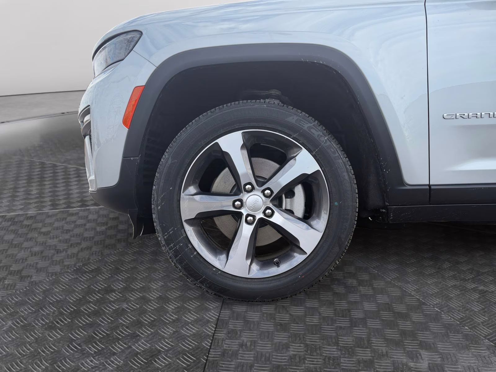 2026 Silver Zynith Jeep Grand Cherokee L Limited 4X4 SUV
