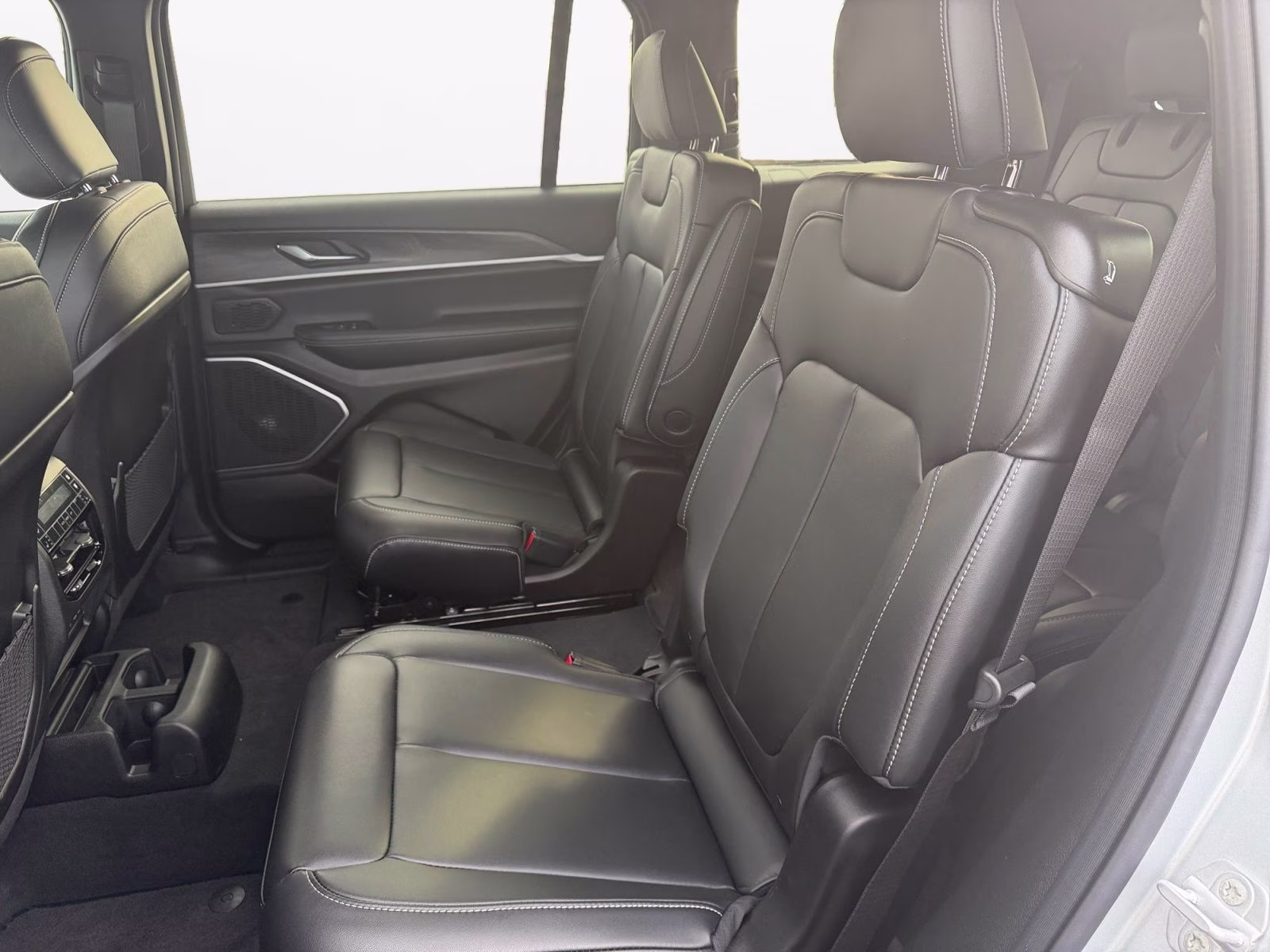 2026 Silver Zynith Jeep Grand Cherokee L Limited 4X4 SUV