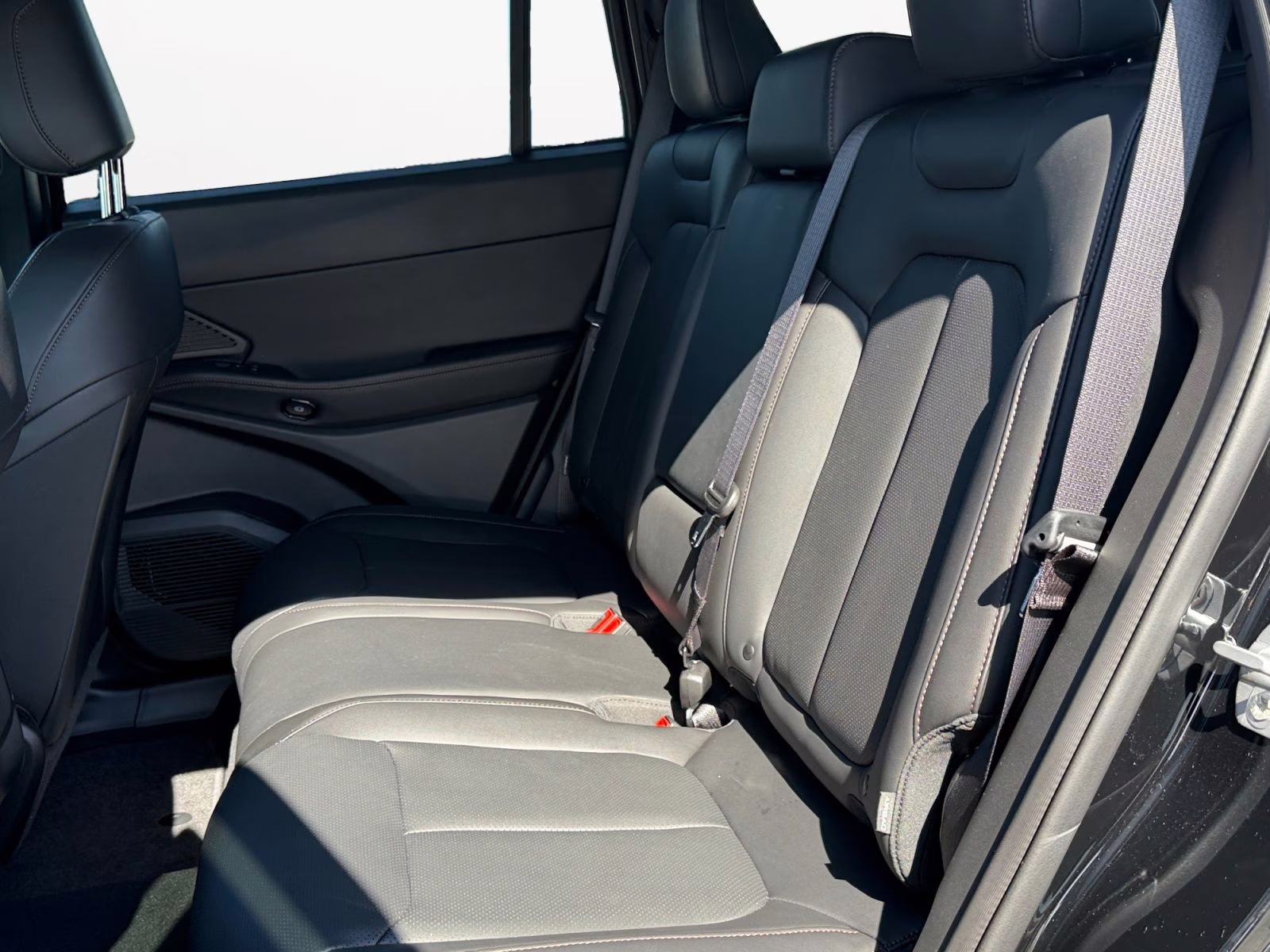 2026 diamond black crystal pearlcoat Jeep Cherokee Limited 4X4 SUV