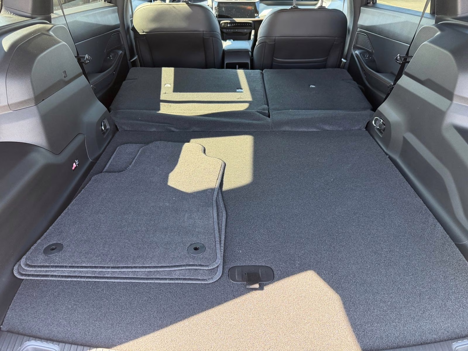 2026 diamond black crystal pearlcoat Jeep Cherokee Limited 4X4 SUV