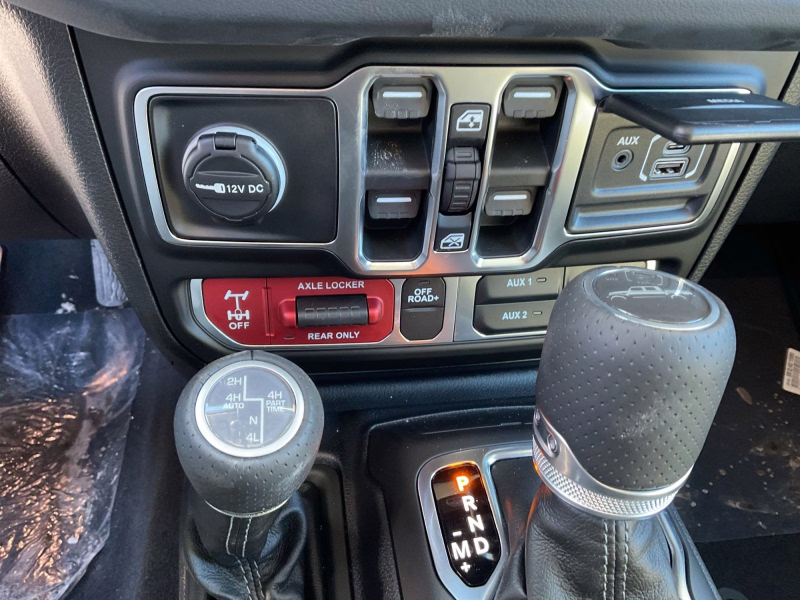 2026 bright white clearcoat Jeep Gladiator Mojave 4X4 Truck