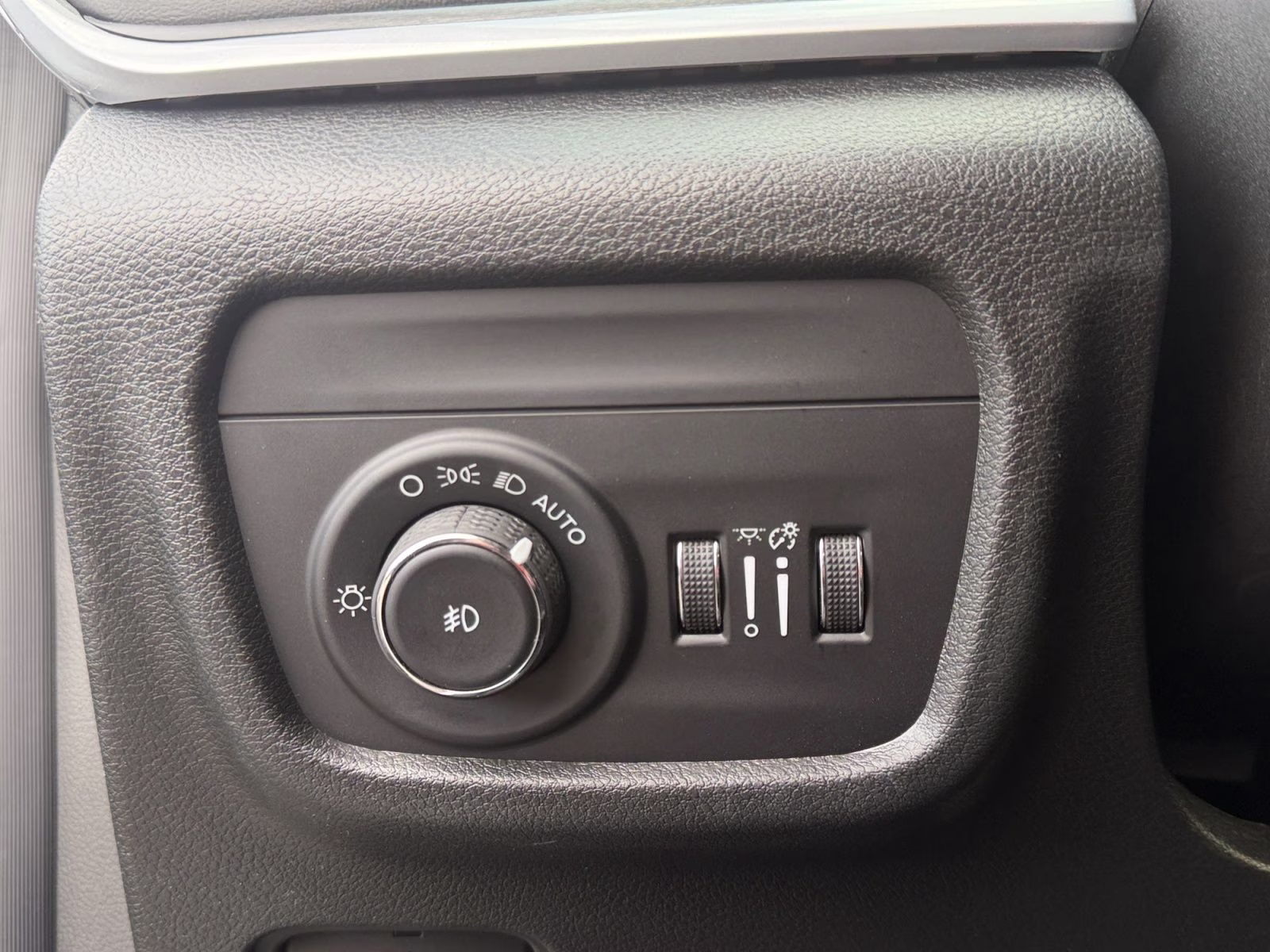 2026 Silver Zynith Jeep Grand Cherokee L Limited 4X4 SUV