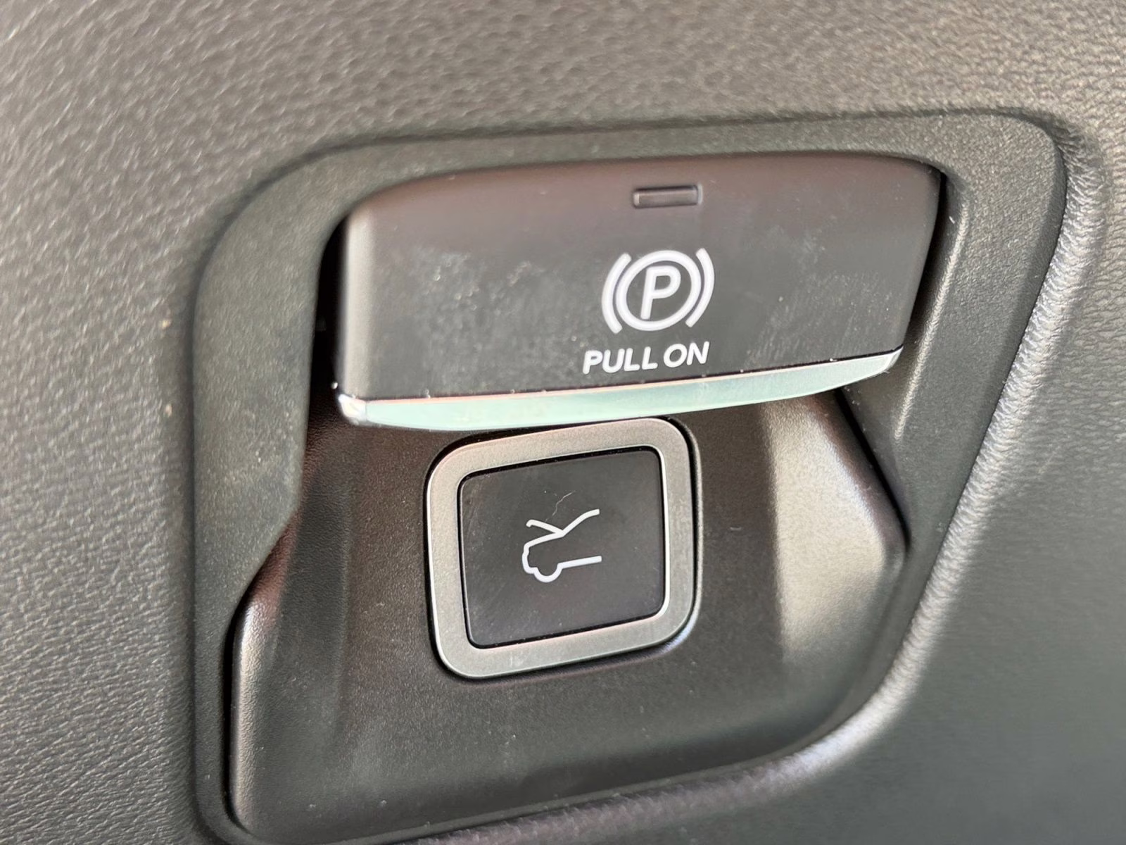 2026 diamond black crystal pearlcoat Jeep Cherokee Limited 4X4 SUV