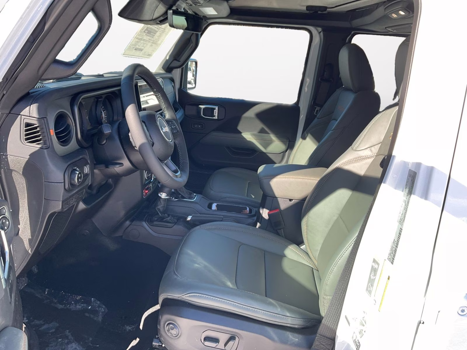 2026 bright white clearcoat Jeep Gladiator Mojave 4X4 Truck