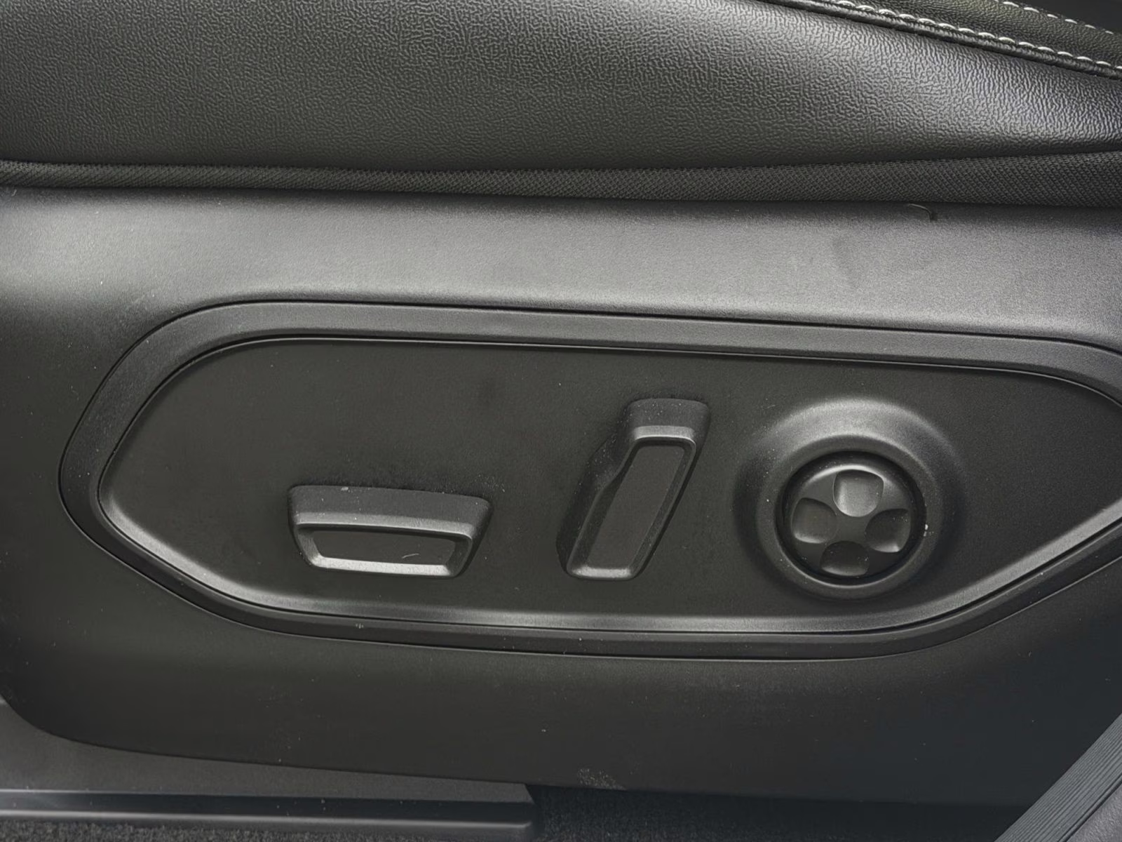 2026 Silver Zynith Jeep Grand Cherokee L Limited 4X4 SUV