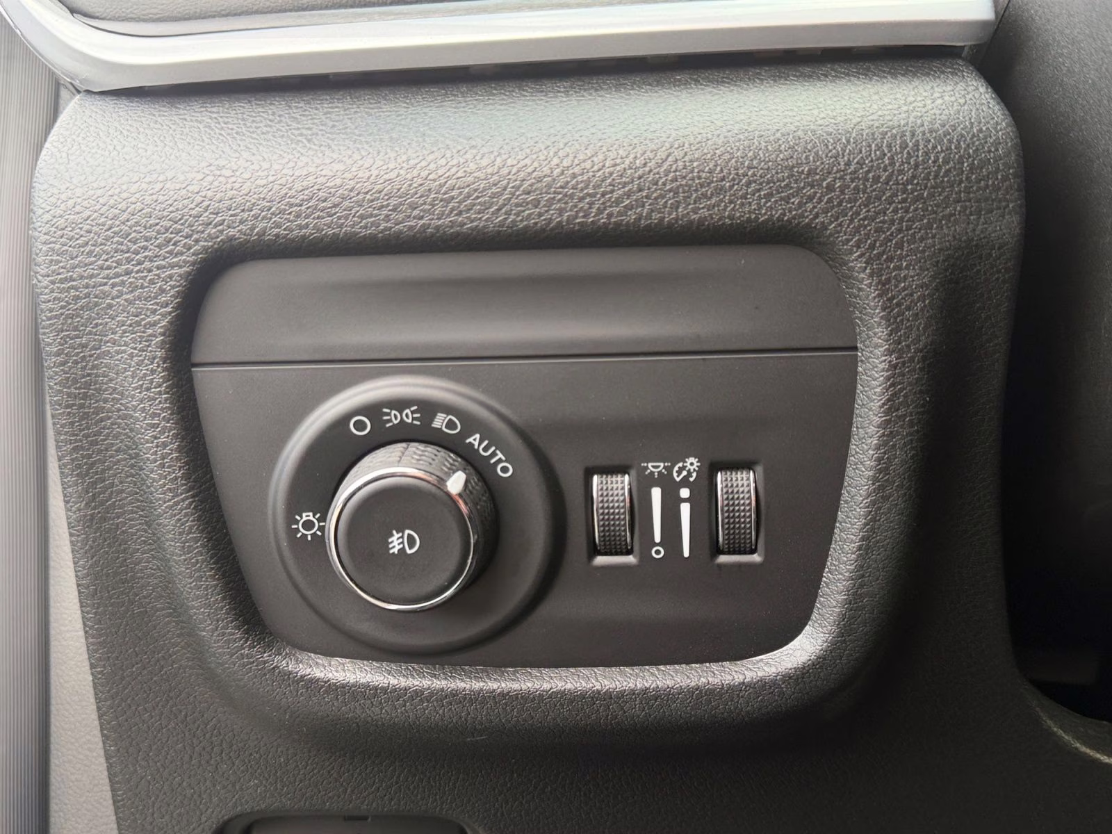 2026 Silver Zynith Jeep Grand Cherokee L Limited 4X4 SUV