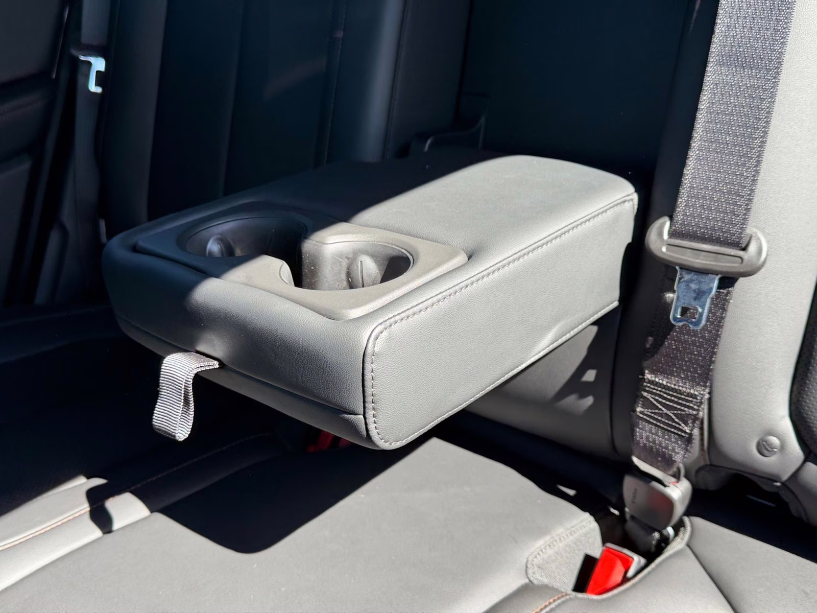 2026 diamond black crystal pearlcoat Jeep Cherokee Limited 4X4 SUV