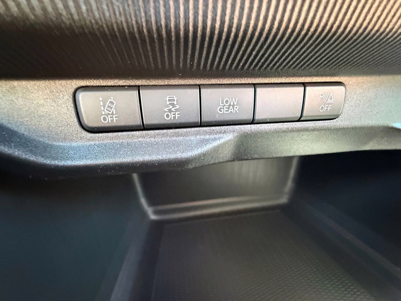 2026 diamond black crystal pearlcoat Jeep Cherokee Limited 4X4 SUV