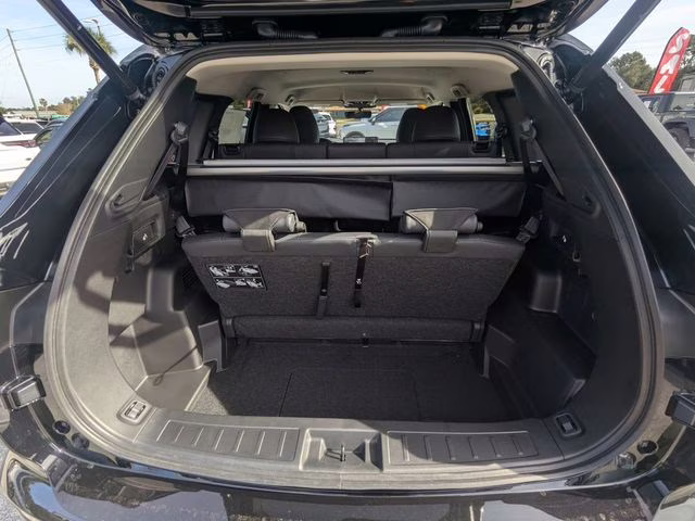 2026 Labrador Black Pearl Mitsubishi Outlander SE FWD SUV